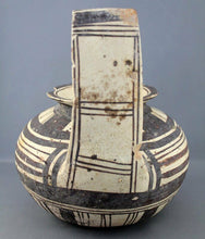 Ancient Daunian Kyathos Pottery Vase