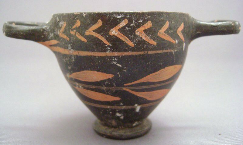 Magna Graecia Xenon Ware Skyphos , Apulian Ceramic Vaso Apulo