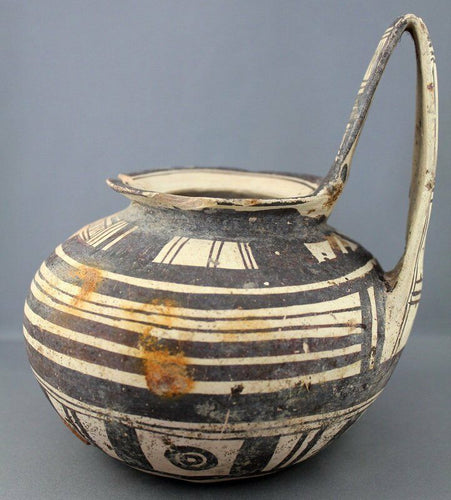 Ancient Daunian Kyathos Pottery Vase
