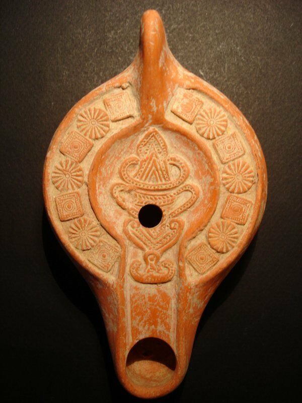 Ancient Roman Oil Lamp with Kantharos : Lucerne Romane